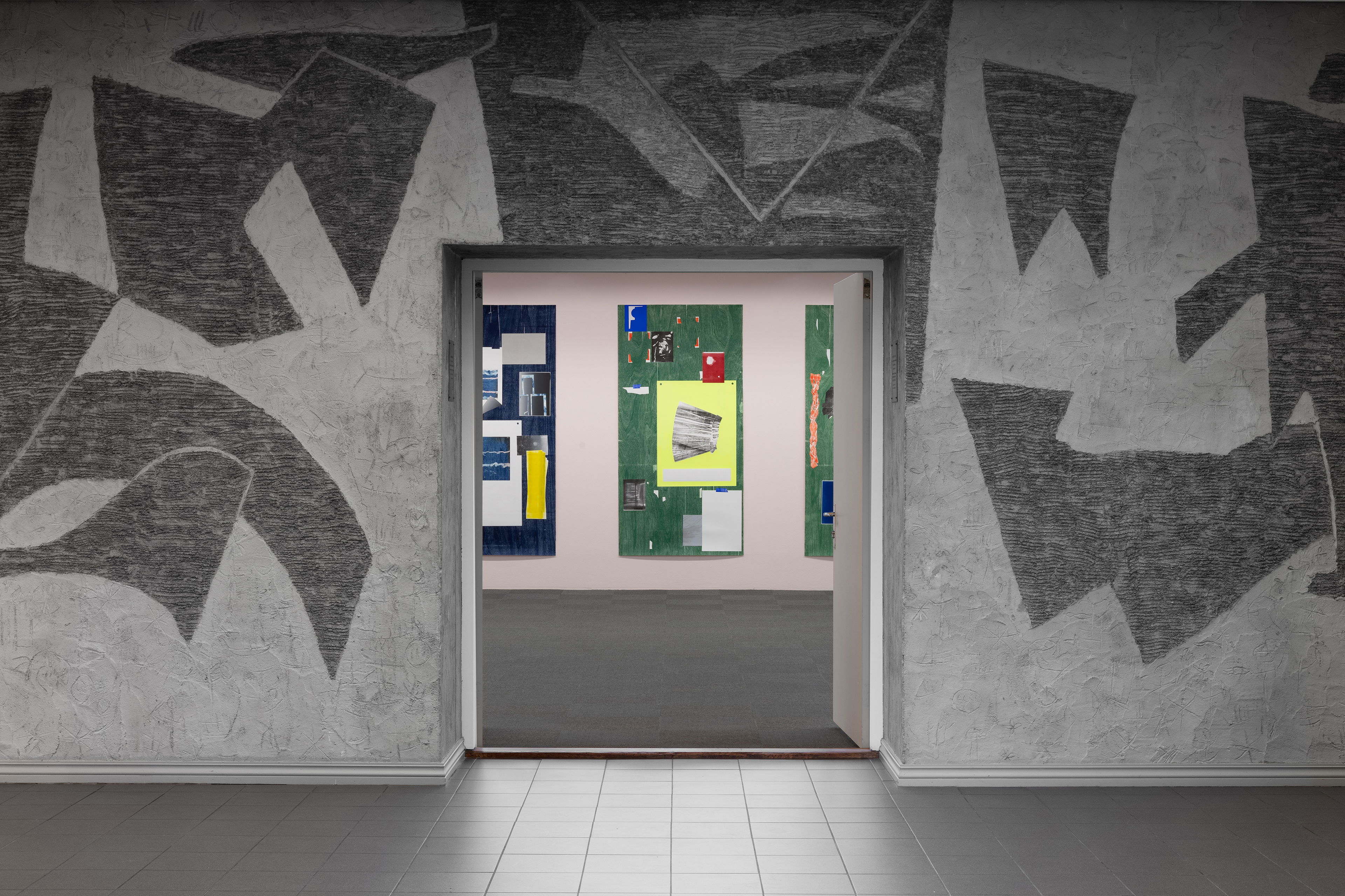 Ciara Phillips, Whatever happened to that bridge we crossed? (2019), installasjonsoversikt. Foto: Erik Sæter Jørgensen.